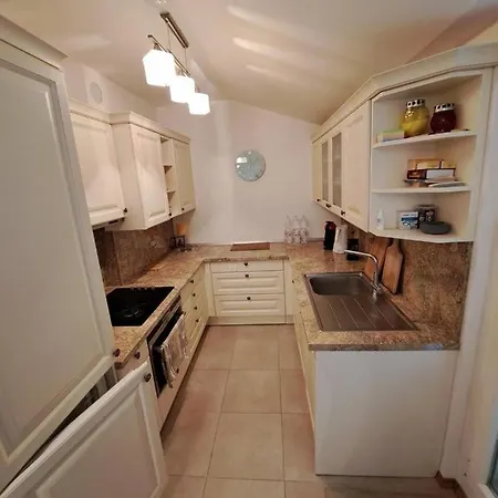 Bellevue 2 Apartment